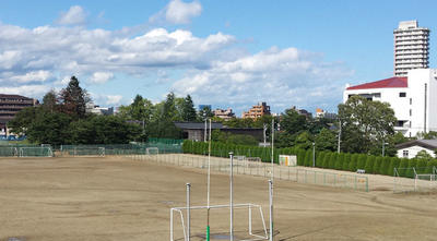 校地内に古墳が