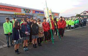 　１月２０日（金）の朝、学校に近い根岸交差点で行われた飲酒運転撲滅街頭キャンペーンに、生徒会執行部とラグビー部の生徒計２６名が参加し、飲酒運転撲滅と安全運転を運転手の皆さんに訴えました。